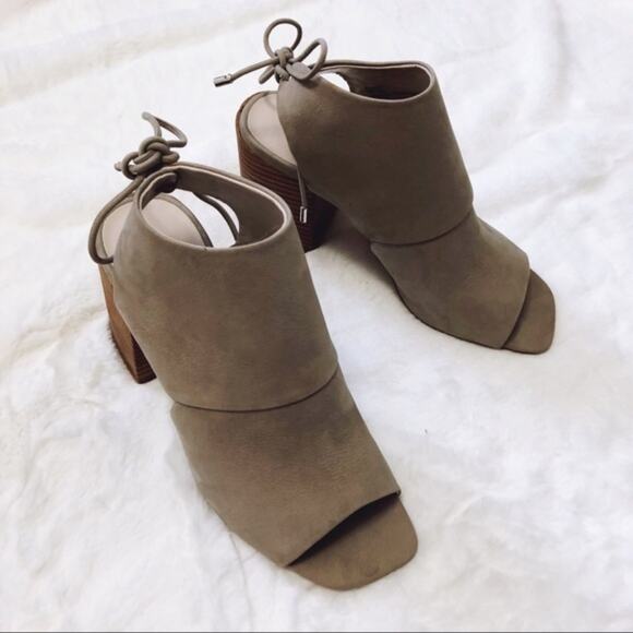 Kenneth Cole Cream Katarina Lace-Up Block Heel Sandals - Picture 8 of 8